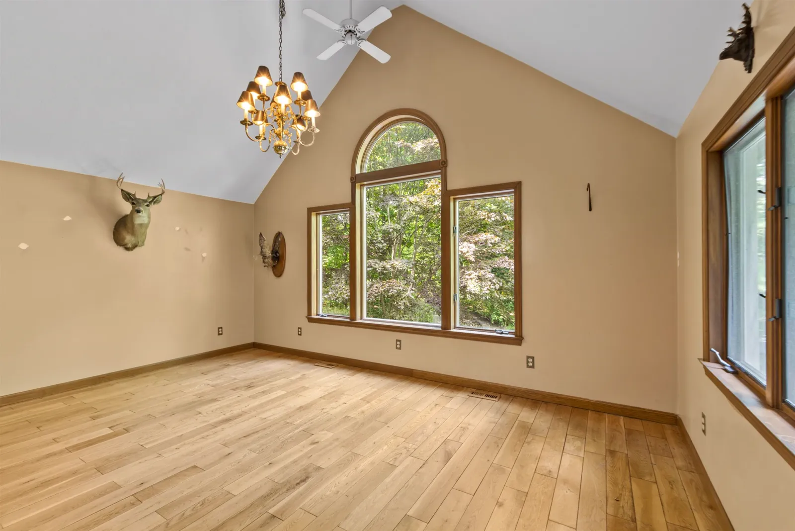 Virtual Furniture real estate photo 1