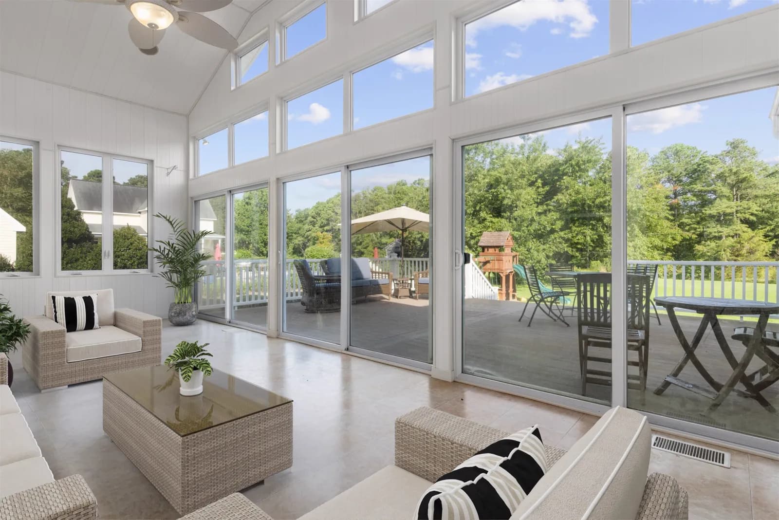 Virtual Furniture real estate photo 4